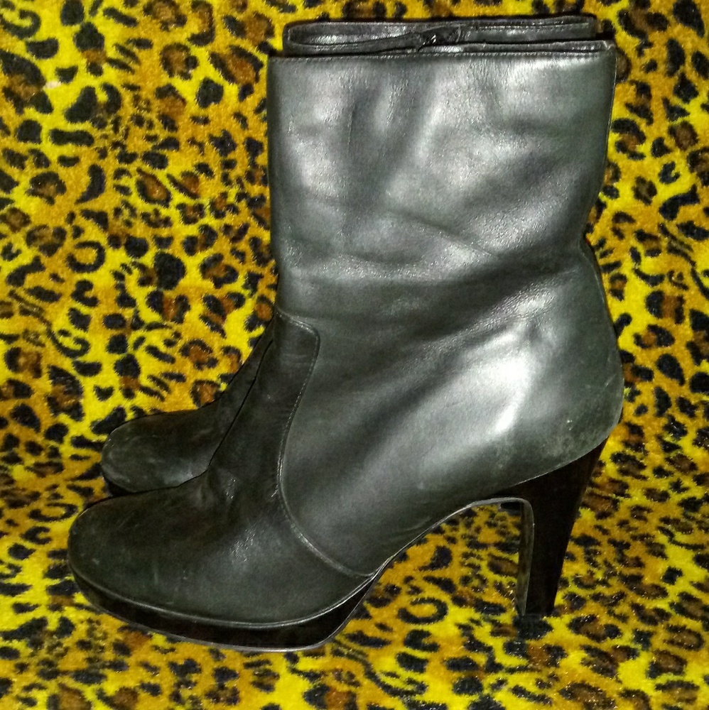 SIZE 9 BLACK HIGH HEELED ANKLE BOOTS